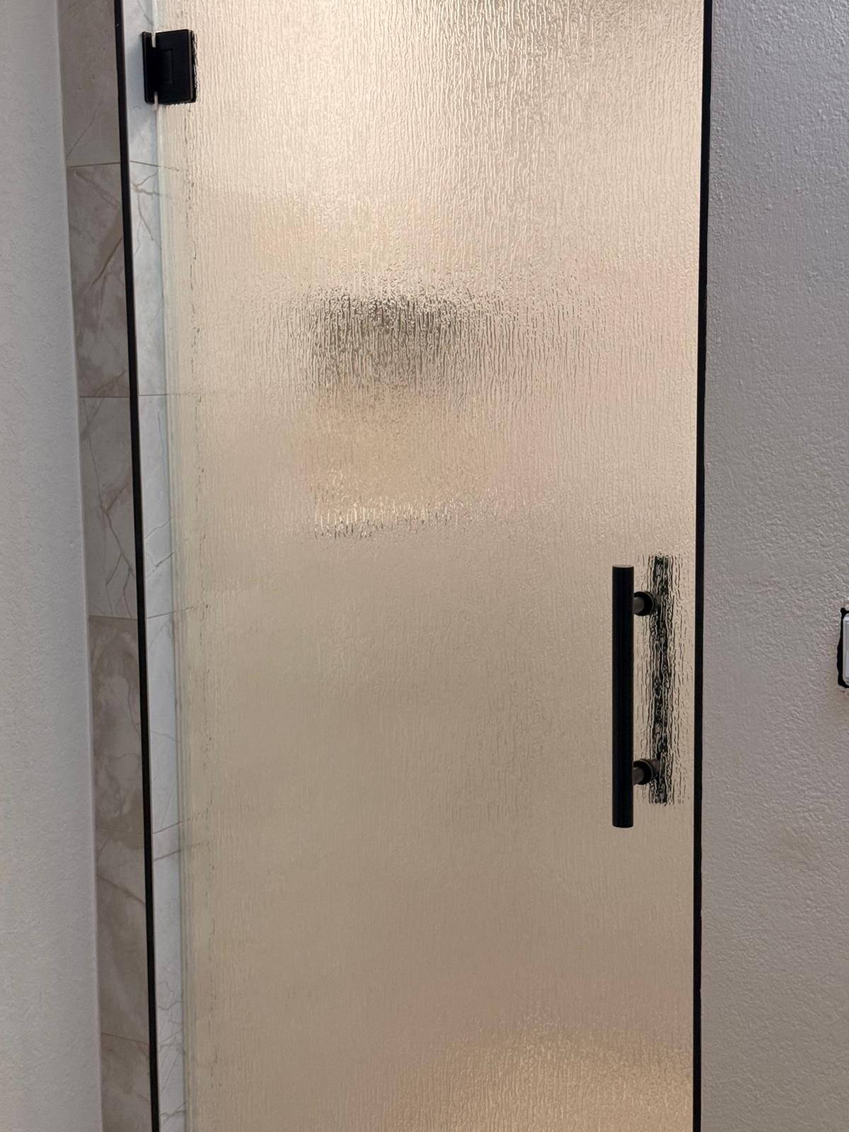 Hinged door with Rain glass (rain texture) and black handle