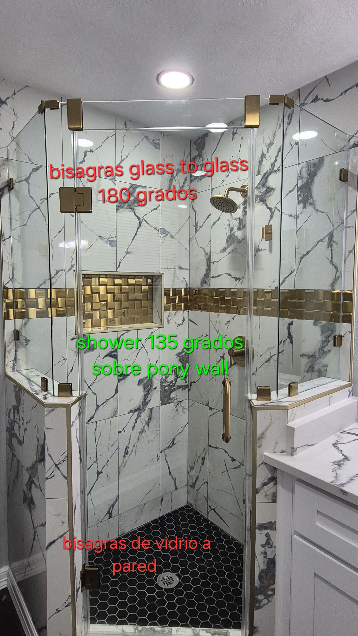 135-degree shower on a pony wall: 180° glass-to-glass hinges and glass-to-wall hinges